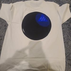 T-shirt with a 8 ball moment